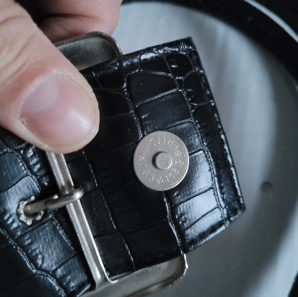 Charkorn Black Magnetic Clasps Handbag Made in Thailand - Picture 7 of 13